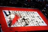 書き終えた詩画は、数時間かけてこの場で乾かされた。