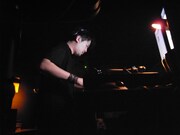 DJ TASAKAサマソニライブを盟友・宇川直宏がサポート