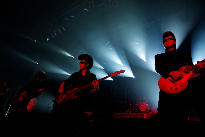 ステージ上は武道館GIGよりも硬さが取れたように見受けられ、KISSESとのコミュニケーションもより密になった様子。