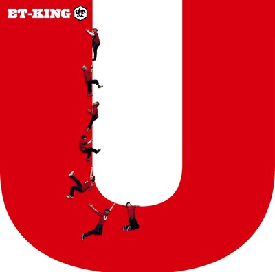 アルバム「U」の通常盤ジャケット。ひと目でそれとわかる大胆なデザイン。