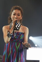 青山テルマ（写真：RYOJI FUKUOKA）