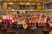 サプライズスクールライブの様子。