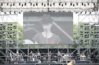 昨年に続いての出演となった、高橋幸宏、原田知世、高野寛らによるフォークトロニカバンドpupa。ピンキーとキラーズを思わせるおしゃれな衣装を身にまとった6人が鳴らす、美しく温かみのあるサウンドが会場を包んだ。