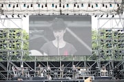 昨年に続いての出演となった、高橋幸宏、原田知世、高野寛らによるフォークトロニカバンドpupa。ピンキーとキラーズを思わせるおしゃれな衣装を身にまとった6人が鳴らす、美しく温かみのあるサウンドが会場を包んだ。