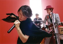 写真はTOKYO No.1 SOUL SET。福島県出身の渡辺俊美は同郷の箭内道彦、富澤タクとともに薄皮饅頭ズ ～第二章～としてもステージに登場する。