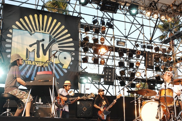 初のライブDVD「Live at 日比谷野外大音楽堂 090516 “QUTIMA Ver.10 -PB Adventure-“DVD」をリリースしたばかりのSPECIAL OTHERS（写真提供：MTV JAPAN）。