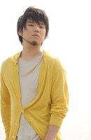 今回番組で披露する「そろそろいかなくちゃ」は、2007年に「Augusta Camp」のステージで秦基博と大橋卓弥がコラボした1曲。その模様は、後にリリースされた秦の4thシングル「キミ、メグル、ボク」初回限定盤DVDに収められている。