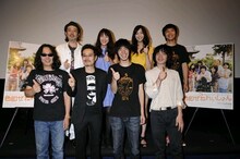 前列左からみうらじゅん、田口トモロヲ、渡辺大知、峯田和伸、後列左からリリー・フランキー、臼田あさ美、石橋杏奈、森岡龍。