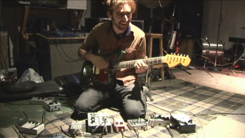 映画「FUZZ: THE SOUND THAT REVOLUTIONALIZED THE WORLD（ファズ：世界を変えた音）」のワンカット。