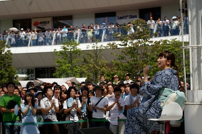 持田のおしとやかな浴衣姿に6000人分の視線が注がれた。