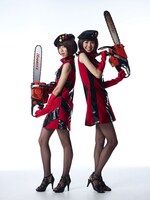 DOUGHNUT PLANTの人気商品「バニラビーンズ」は、タヒチ・ライアテア島産のバニラビーンズをたっぷり使用したこだわりのドーナツ。イーストが使われた、パンのようにもちもちした食感が魅力（写真は北欧の風に乗ってきたほうのバニラビーンズ）。