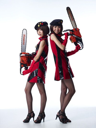 DOUGHNUT PLANTの人気商品「バニラビーンズ」は、タヒチ・ライアテア島産のバニラビーンズをたっぷり使用したこだわりのドーナツ。イーストが使われた、パンのようにもちもちした食感が魅力（写真は北欧の風に乗ってきたほうのバニラビーンズ）。