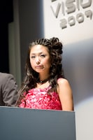 司会として登場した、タレントの川村ゆきえ。