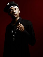 ジェロはこれまで4枚のシングルと1枚のオリジナルアルバム、昭和の名曲をカバーしたミニアルバムを2枚リリースしている。