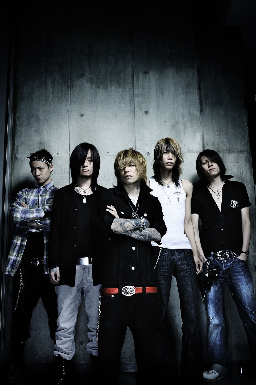 DIR EN GREYは、1月9日と10日の2日間にわたり日本武道館公演「UROBOROS -with the proof in the name of living…-」を開催。チケットは10月31日より一般発売がスタートする。