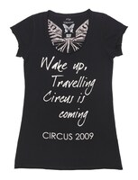 初回盤Cに封入されるTシャツ（黒ボディ×白プリント）