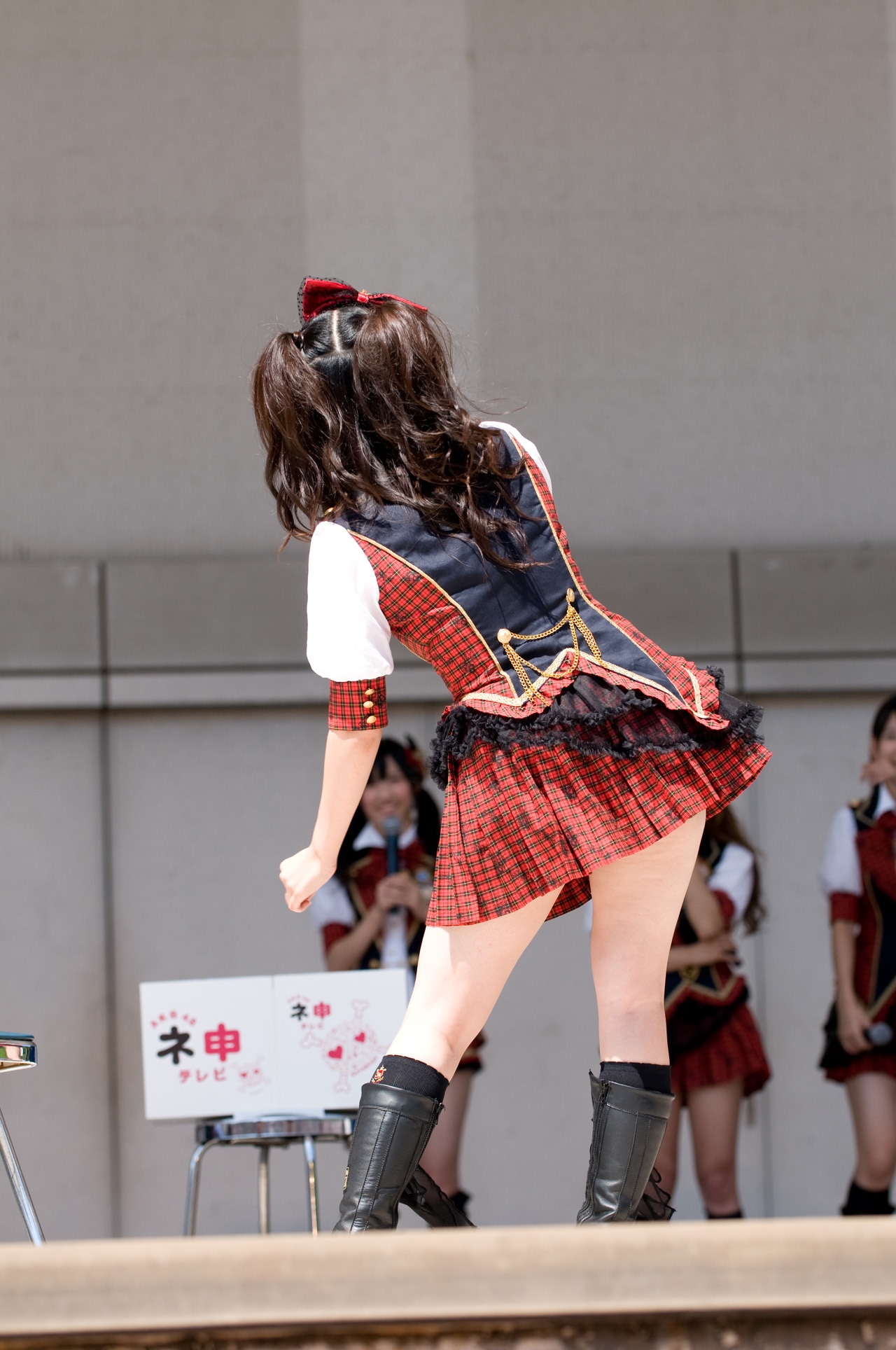 ストーリーの終盤で尻文字をムチャぶりされた佐藤亜美菜