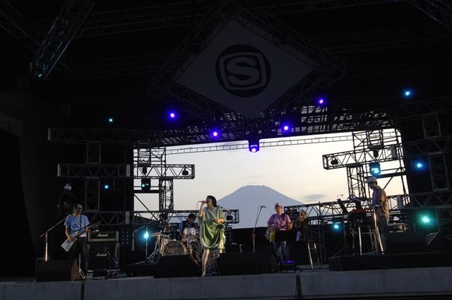 FISHMANS:UAはバックに富士山が見えるMt.FUJI STAGEに登場。