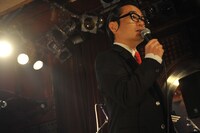 この日一番大変だったかもしれない、仲人MC・茂木淳一。