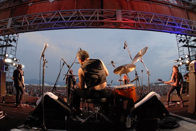 デビュー25周年を迎え、その周辺がにわかに騒がしくなってきたBARBEE BOYS。10月28日には17年ぶりの全国ツアーの映像を収めたDVD「fwd:Re:BARBEE BOYS」の発売が予定されている。