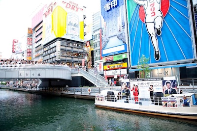 えびす橋が崩れ落ちそうなほどに集まったファンの声援に全力のパフォーマンスで応えた郷。