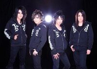 ギルガメッシュは10月7日にニューシングル「crying rain」をリリース。12月16日には待望のニューアルバム発売も控えている。