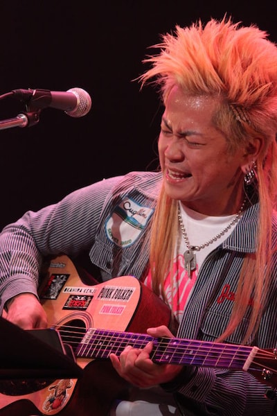 ライブ冒頭から感極まり、大粒の涙をこぼしていた岡平。9月23日にはソロ名義では2枚目となるフルアルバム「純粋」をリリースする。