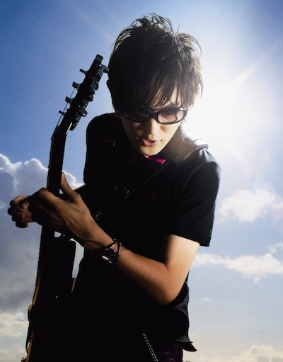 シングル「はじまりの日 feat.Mummy-D」は通常盤のほか、スペシャルコンテンツを収録した特典DVD付きの初回生産限定盤、「テガミバチ」原作者・浅田弘幸描き下ろしイラスト（予定）による紙ジャケット仕様の期間生産限定盤が用意される。