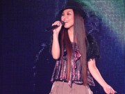 傳田真央「神戸コレクション」東京編で引恋ソング熱唱