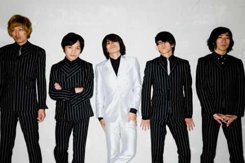 年間を通し精力的なライブ活動を展開中の片山ブレイカーズ＆ザ★ロケンローパーティ。