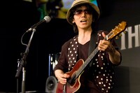 2曲を歌い終えたチャボは「サンキュー、レノン＆マッカートニー！」と叫んだ。