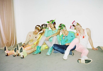 ジョンヒョン、ミンホ、テミン、オンユ、キーの5人からなる韓国のコンテンポラリーバンド、SHINee（シャイニー）。