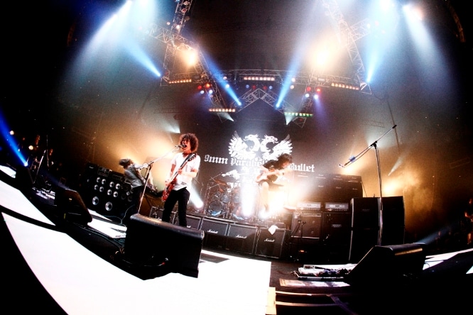 9mm Parabellum Bullet、武道館激震の壮絶ライブ - 音楽ナタリー