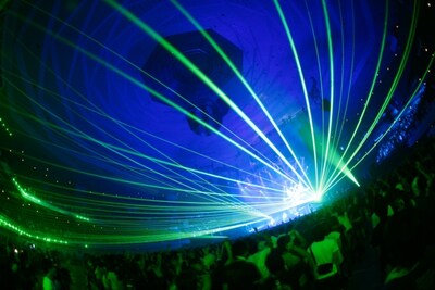 MCで「（CDには）ライブ音源が収録されるんで、それに乗じて好きなコの名前を呼ぶといいんじゃない？」と菅原が観客に向かって語りかけると、メンバーを呼ぶ声があちこちからあがった。