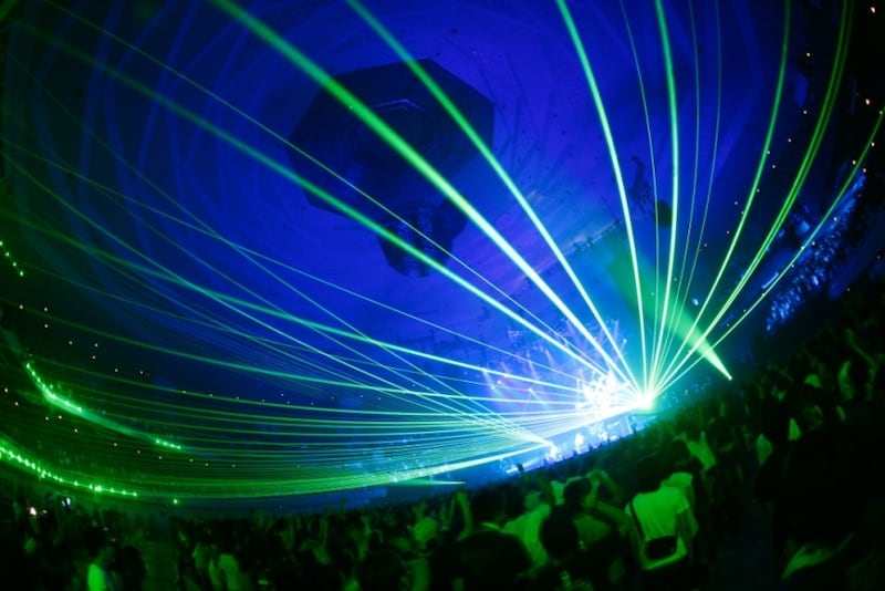 MCで「（CDには）ライブ音源が収録されるんで、それに乗じて好きなコの名前を呼ぶといいんじゃない？」と菅原が観客に向かって語りかけると、メンバーを呼ぶ声があちこちからあがった。