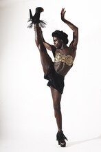 じょんて★もーにんぐが魅せる美しい180度開脚。