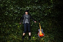 カジヒデキ（写真）は3年連続の出演。そのほかにもビークルと親交の深い豪華アーティストが集結した。