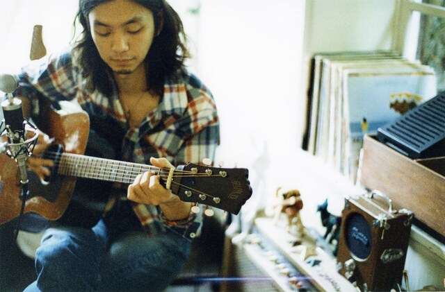 Caravanは、11月に堀江博久（Key）とのアコースティックツアー「The folky smoky revue」を全国3都市で開催。