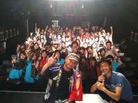 メンバーがいないのにライブ本番のような盛り上がりになった試写会会場。