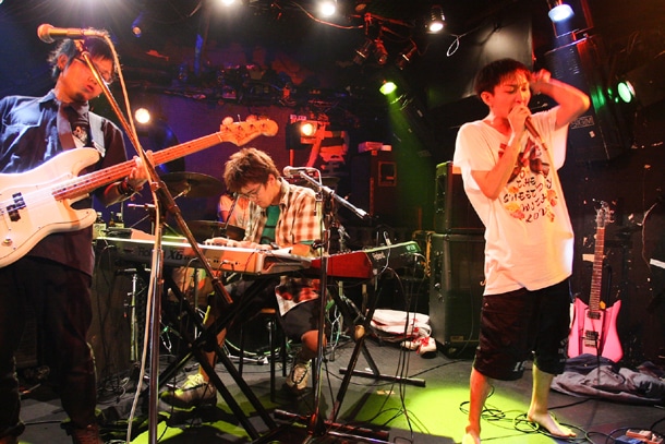 神聖かまってちゃんは11月26日に東京Shibuya O-nestで開催されるフリーイベント「CINRA presents exPoP!!!!! volume32」に出演する。