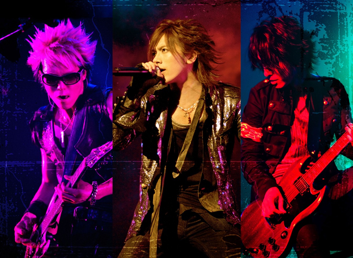 新曲「LOVE FIGHTER～恋のバトル～」はDAIGO（Vo/写真中央）が作詞、SHINPEI（G/左）が作曲を手がけたナンバー。