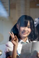 場内アナウンスに挑戦する指原莉乃。