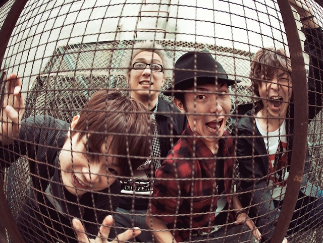 夏に続き秋もライブが目白押しのYacht.。今週末の9月19日は、仙台CLUB JUNK BOXで行われるEGNISHのツアーセミファイナルに出演。