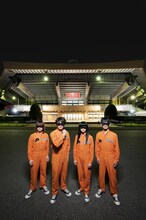 POLYSICSは帰国後の3月14日にはメジャーデビュー10周年を記念した日本武道館ワンマンライブを開催する。