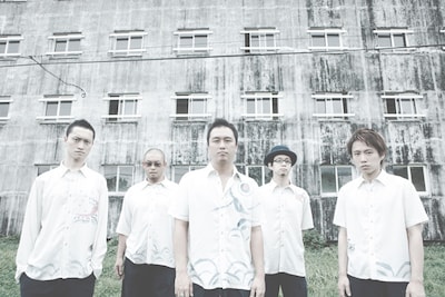 PE'Zは2月3日に約3年ぶりとなるオリジナルアルバム「1・2・MAX」をリリース。こちらの詳細も後日発表される。