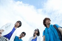 全国各地の高校でサプライズライブを行う企画「『ブカツの天使』スペシャルライブ」第2弾がスタートし、現在各地の高校を訪問中のHi-Fi CAMP。