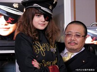 「古代少女ドグちゃん」にはゲストとして安達祐実（写真左）や杉作J太郎（右）など豪華メンバーが登場した。(C) 古代少女製作委員会