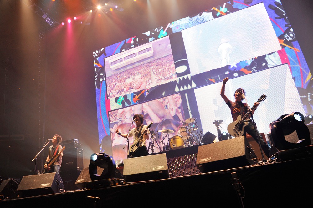 写真は9月16日の日本武道館公演「20th Anniversary LATE BLOOMER SERIES 06 “LOSTMAN GO TO BUDOKAN”」の様子。