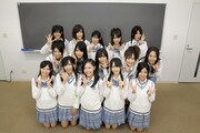 10月10日にはSKE48結成1周年を記念した、初の写真集「SKE48 COMPLETE BOOK 2008-2009」も発売決定。撮り下ろし写真はもちろん、メンバーの詳細なプロフィール、オーディションから初お披露目、初公演、イベントやオフショットなど、激動の1年間が網羅されたバイブル的なアイテムとなっている。