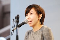 コトリンゴは「こんにちは　またあした」「おいでよ」など計6曲を歌い上げた。